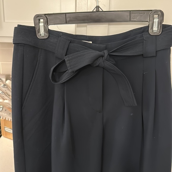 Anthropologie navy pants with bow. Size 4. Never worn. - Picture 2 of 3